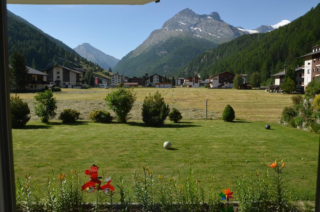 Haus Samurai Saas-Grund Ruang foto