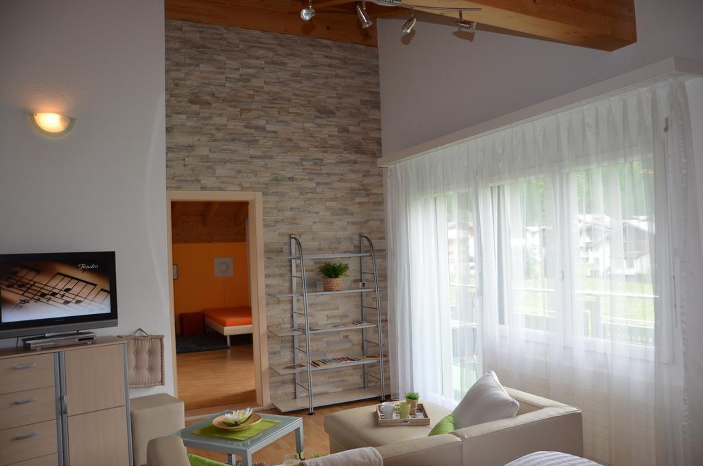 Haus Samurai Saas-Grund Ruang foto